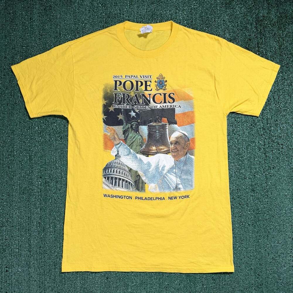 Fruit of the Loom Pope Francis 2015 Papal Visit T-Shirt Size Medium Yellow
